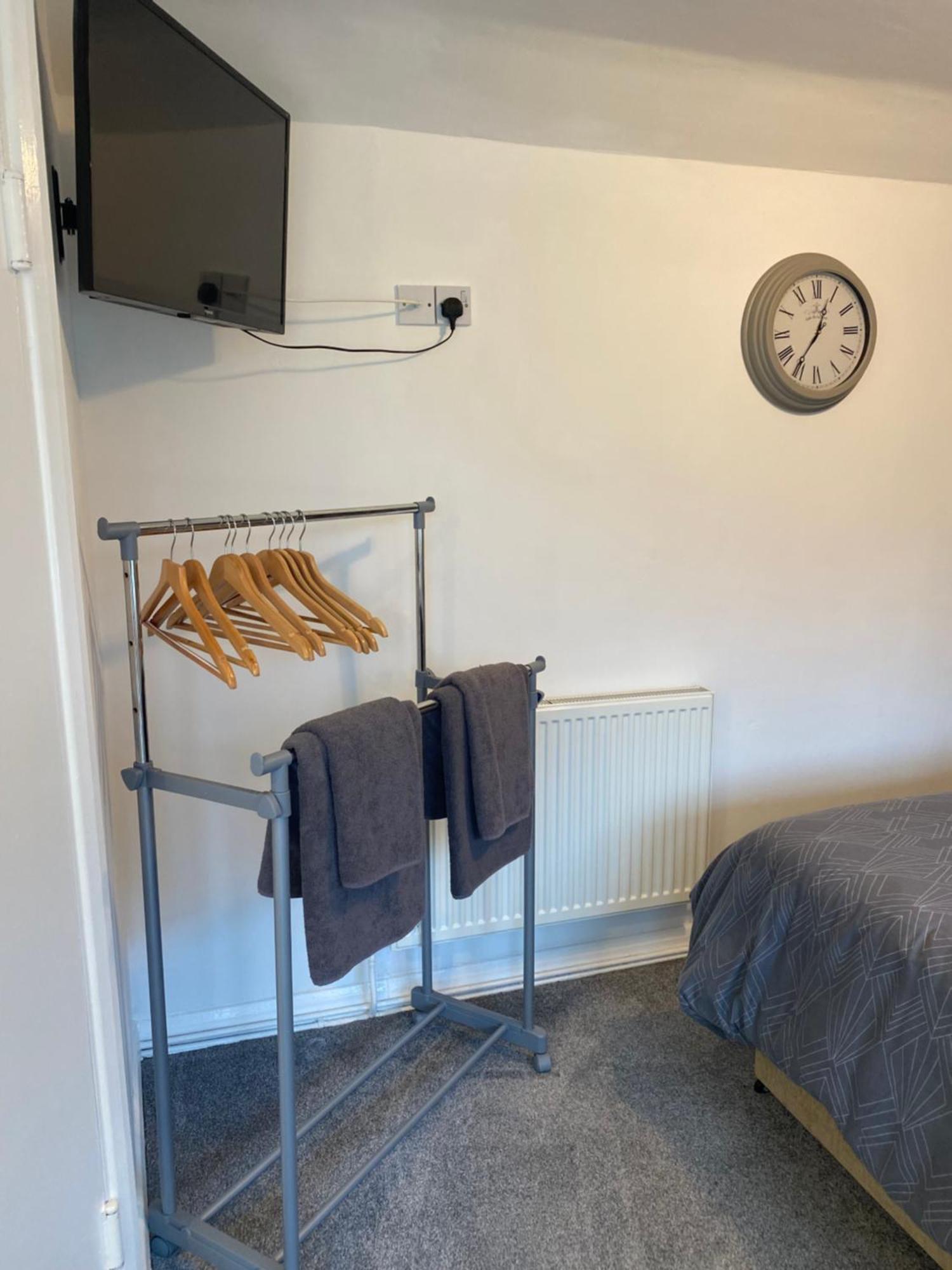 Apartment The Hideaway!! Ground Floor Free Parking